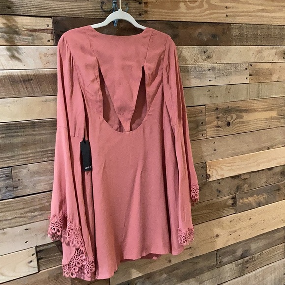 Forever 21 Long Sleeve Cutout Back Dress🍑 - Picture 5 of 15